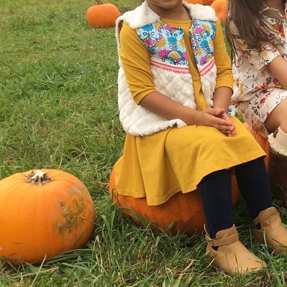 Toddler girl faux fur vest - Picture 4 of 6